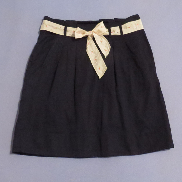 Ann Taylor Dresses & Skirts - Ann Taylor Navy Blue Skirt Size 6 With Pockets EUC
